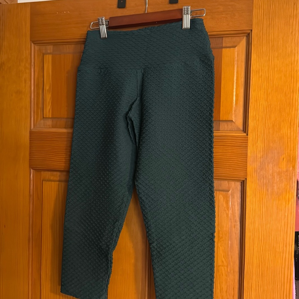 Hunter green cropped one size fits all leggings